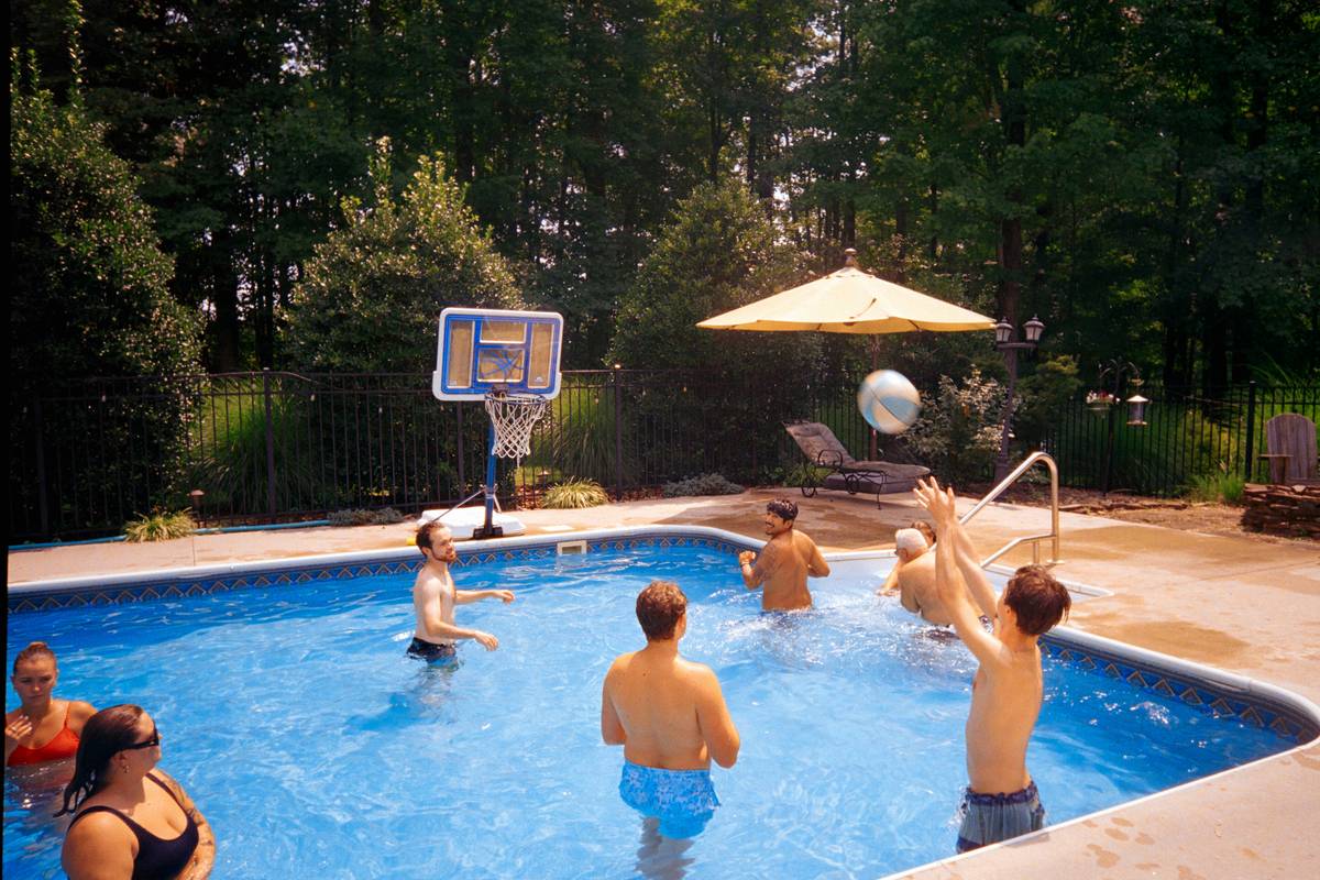 Poolside Umbrellas Australia: 7 Proven Tips to Avoid Costly Sunburns and Sagging Canopies